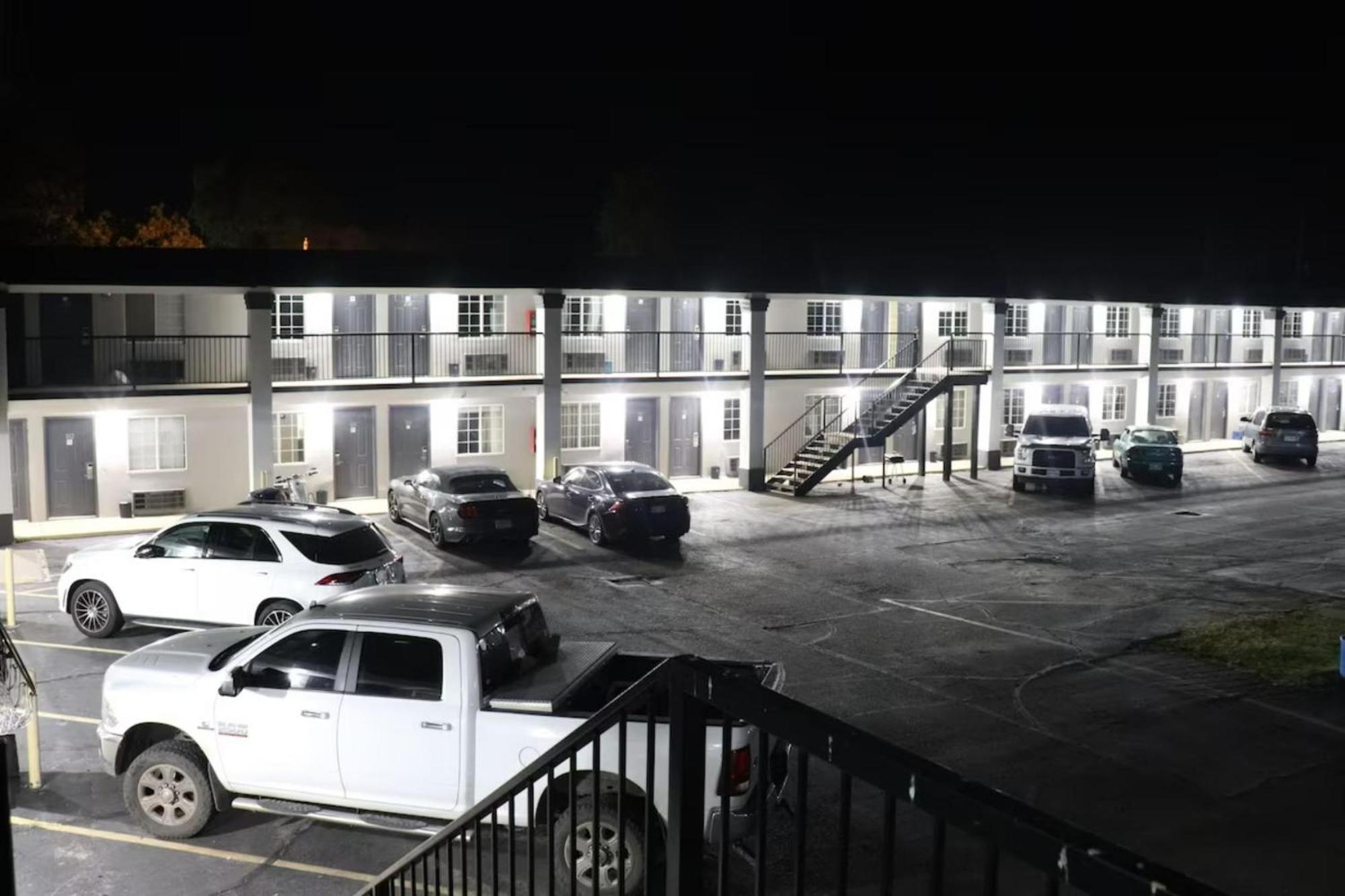 Deluxe Inn & Suites By Oyo Miami Ok Exterior foto